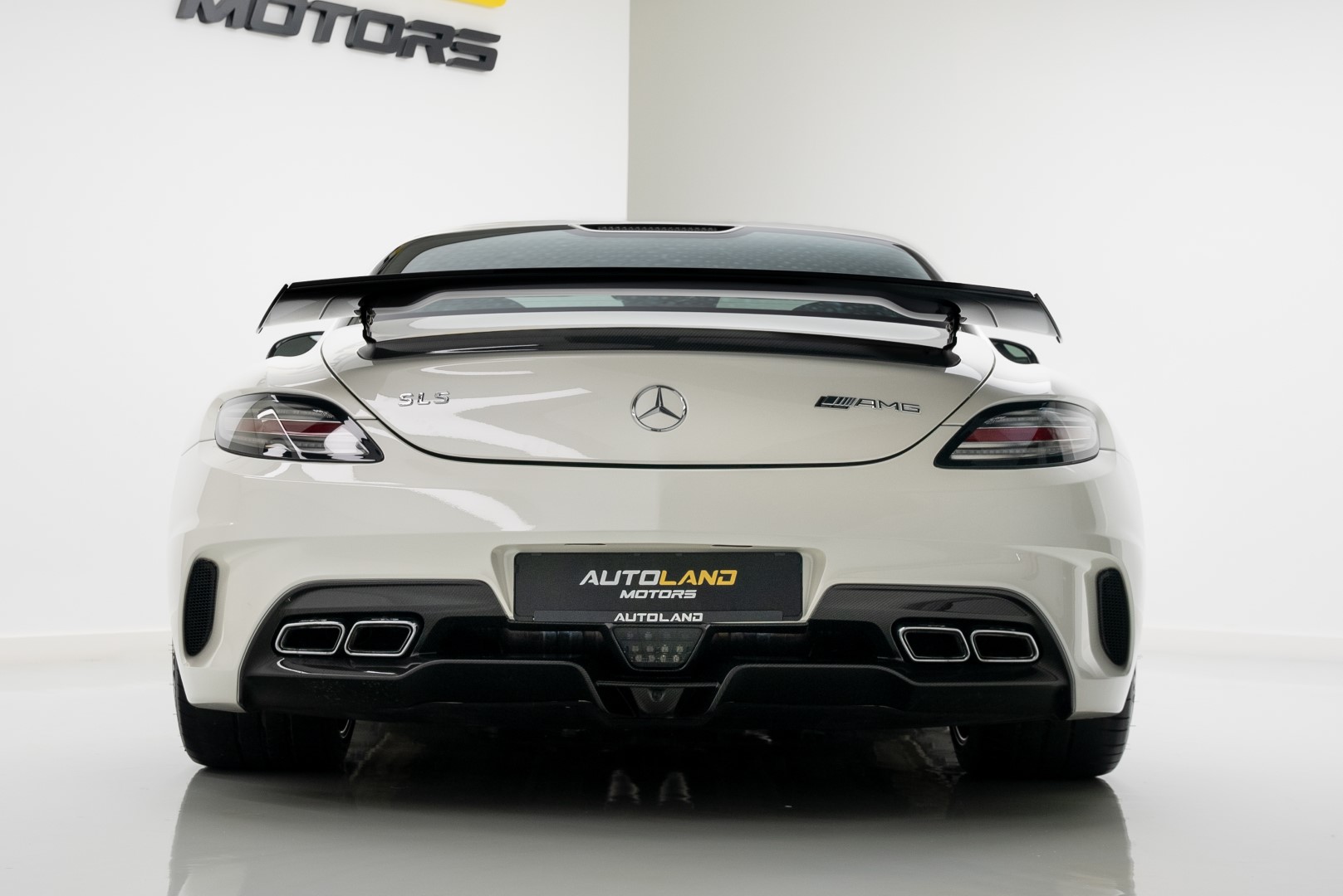 2013 MERCEDES BENZ SLS AMG BLACK SERIES GCC. UAE CAR. VERY LOW MILEAGE. EXCELLENT CONDITIONS